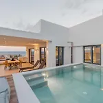 Moments Penthouse I Close To Everything *