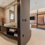 Moments Penthouse I Close To Everything