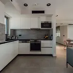 Moments Penthouse I Close To Everything