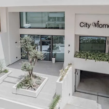 Moments Penthouse I Close To Everything Nyaraló