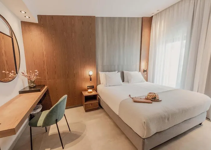 Moments Penthouse I Close To Everything *